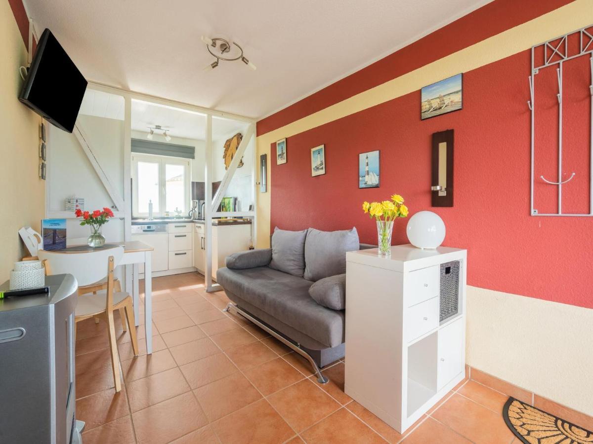 Beautiful Bungalow In Poel Near The Beach Fahrdorf  エクステリア 写真